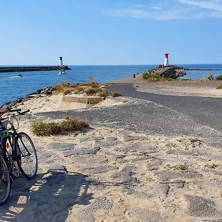 Kemp Mobil Climatise Avec Terrasse Dans L'escale, Calme, A 20 Mn A Pied De La Agde
